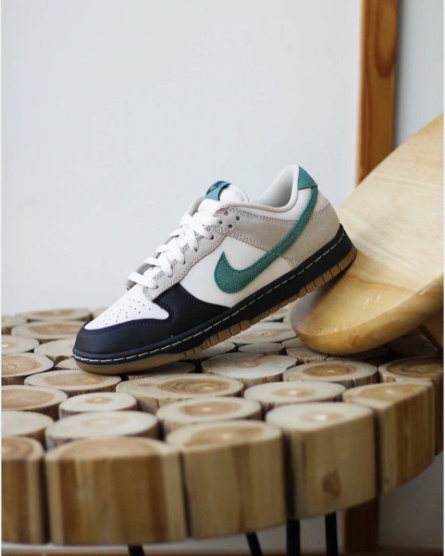 DUNK LOW NIKE